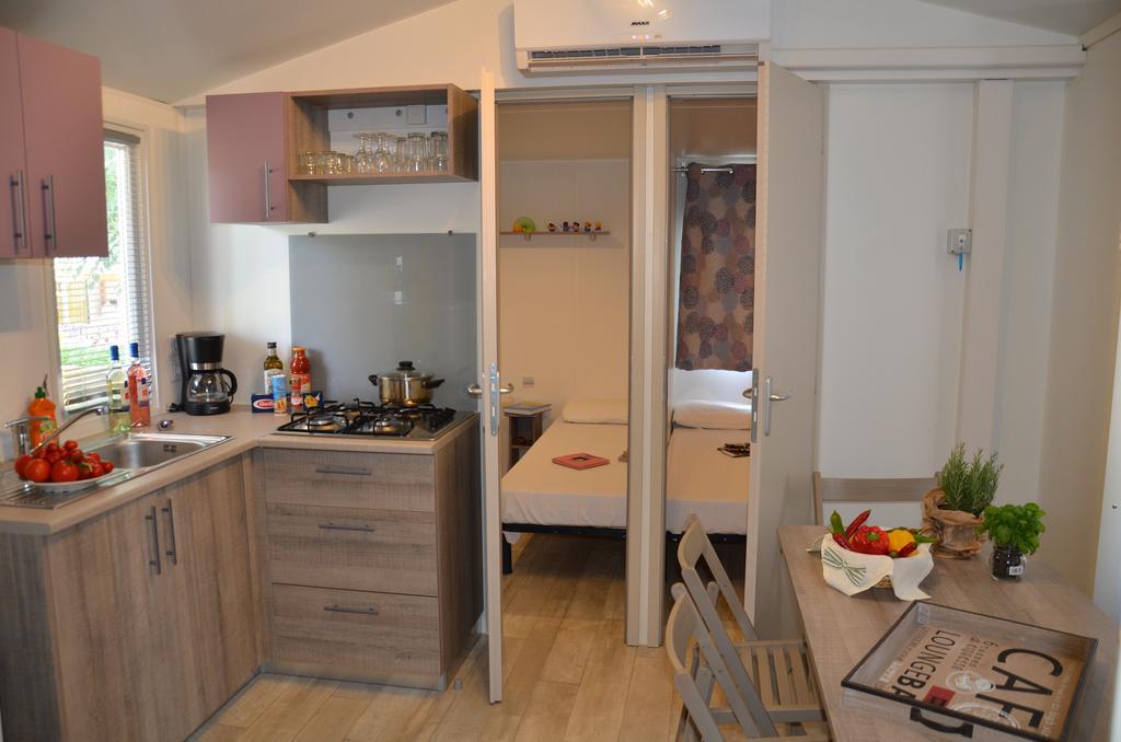 Happy Camp Mobile Homes In Camping Park Umag คาริกาดอร์ ภายนอก รูปภาพ